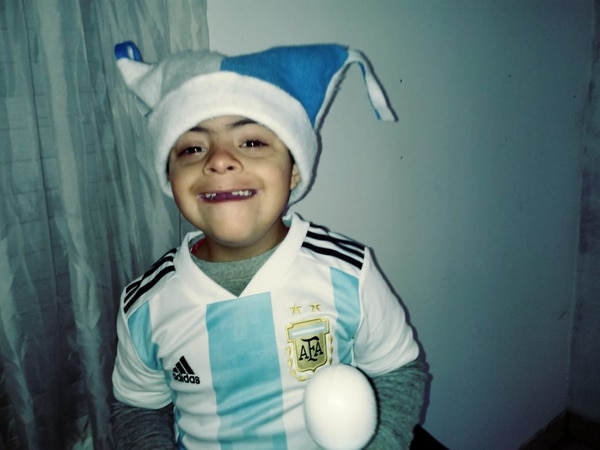 tiene-6-anos-y-una-forma-rara-de-sindrome-de-down-la-historia-del-6