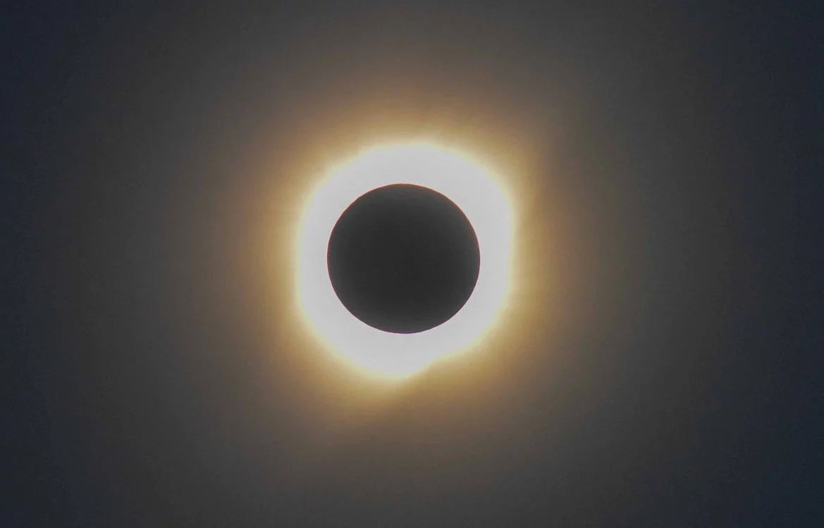 eclipse-total-de-sol-bella___h3rwH5KfA_0x750__2