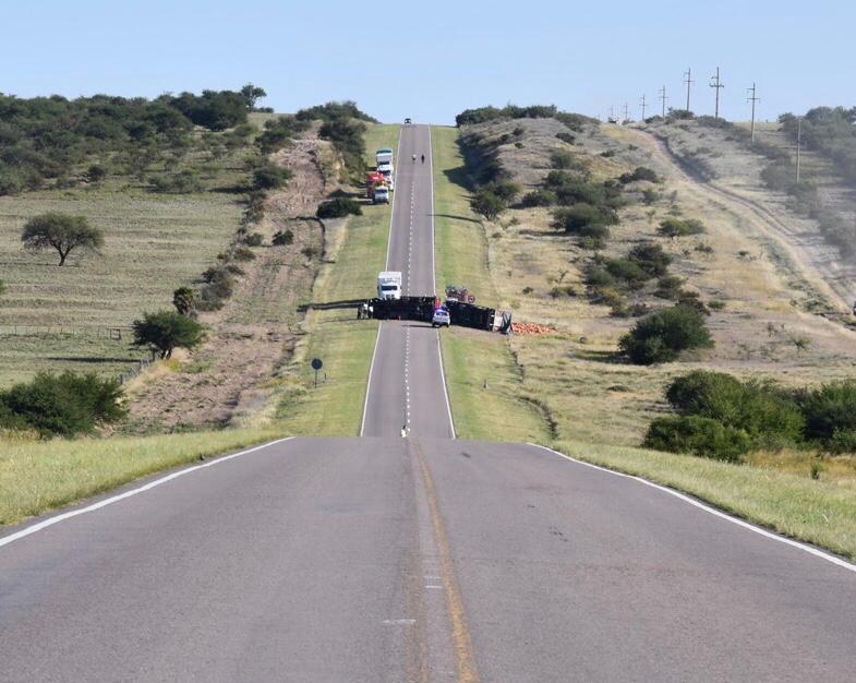 vuelcocamioncebollasguatrache2020-1