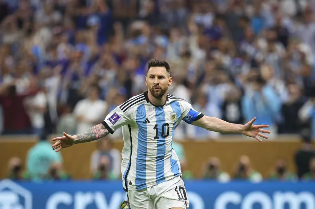 multimedia.normal.afee1e57b128a78a.46696f6e616c2031206279204e4120526575746572735f6e6f726d616c2e77656270