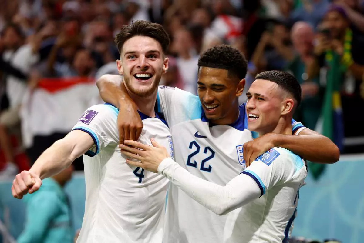 multimedia.normal.bd27a629656feb65.494e474c4154455252412047414c45532031204259204e4120524555544552535f6e6f726d616c2e77656270