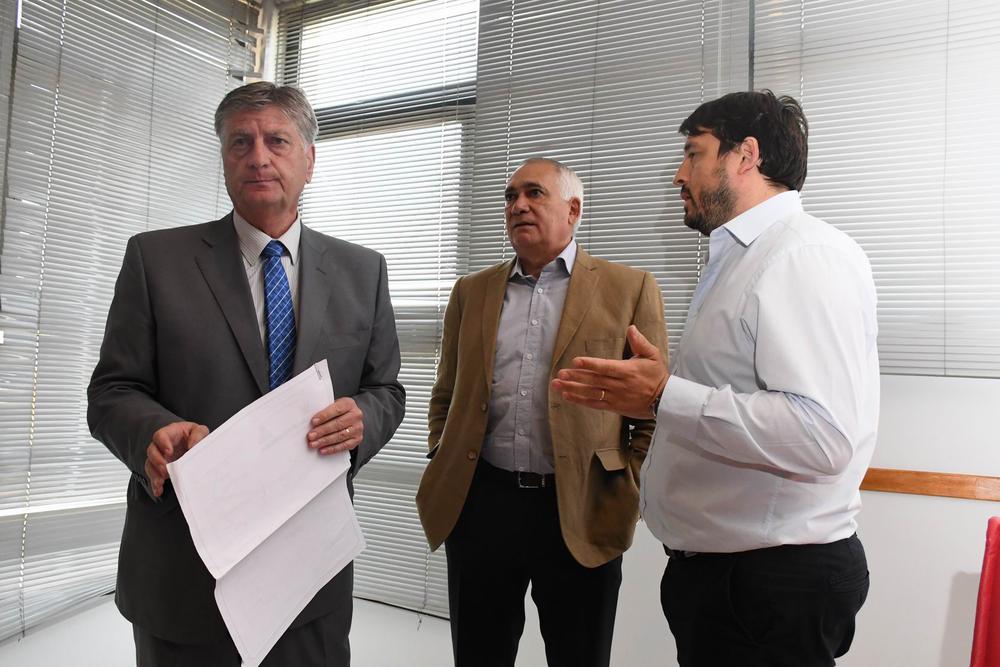 264143_resize-of-gus_2580