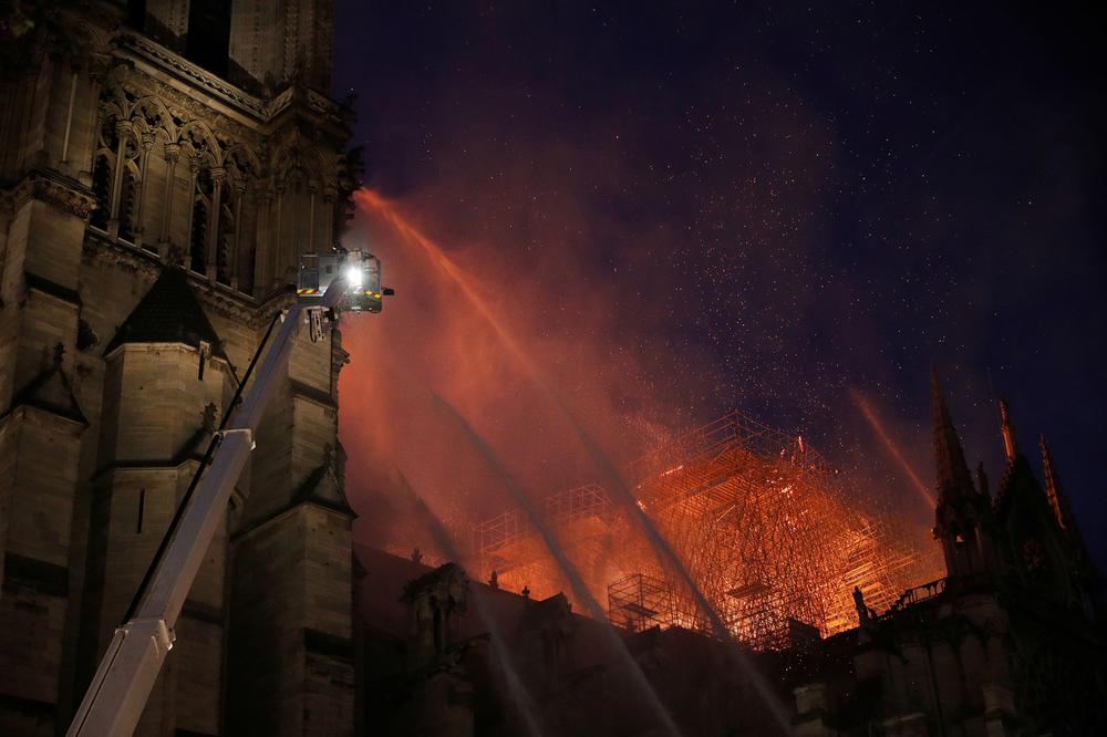 Incendio-catedral-de-Notre-Dame-Paris-Francia-60