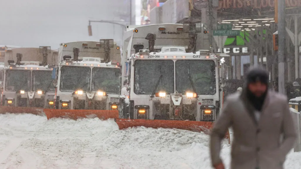 2026-01-25T204509Z-1135282179-RC2I8JAIYL49-RTRMADP-3-USA-WEATHER