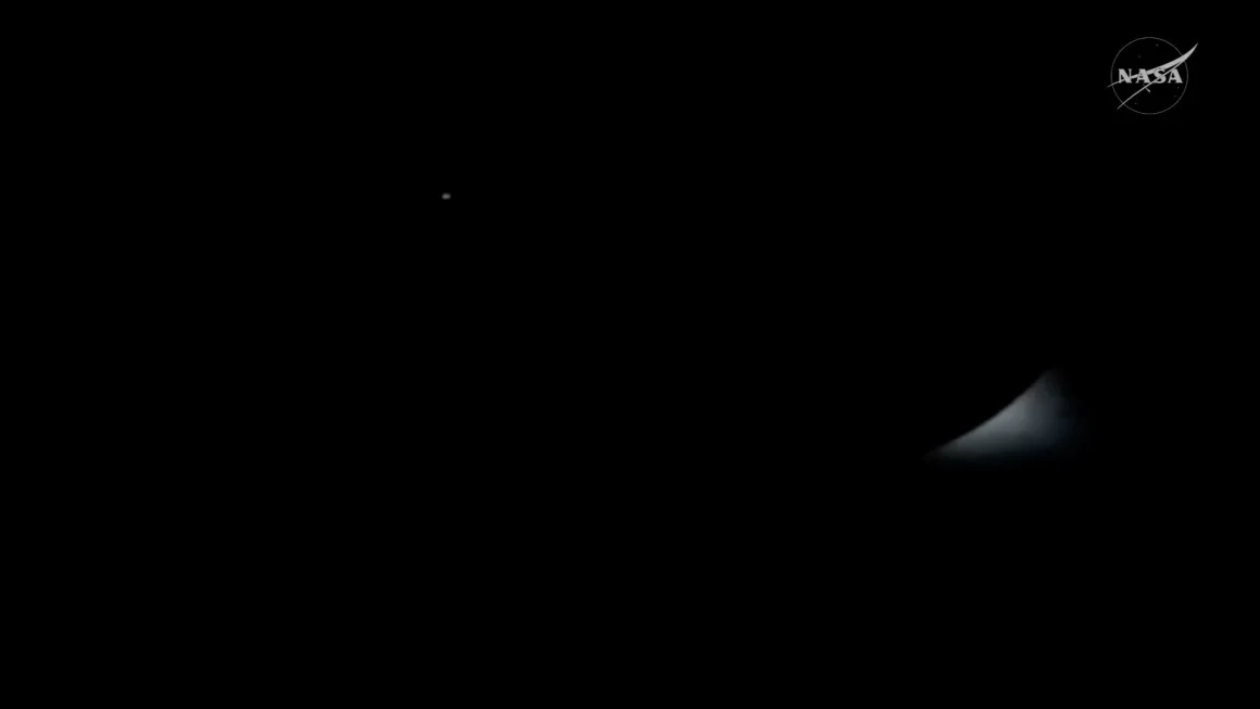 eclipse-still-22506769-2597210-6840000004-still