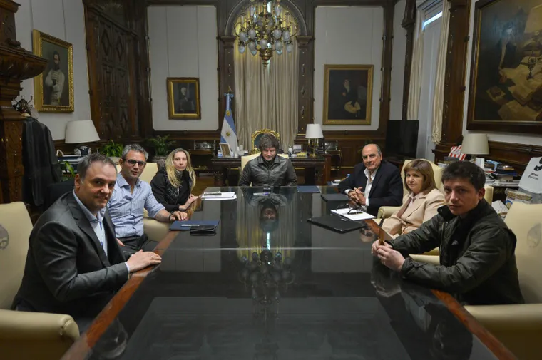 mesa-politica