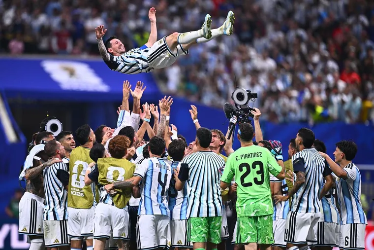 messi-festejo-argentina-egipto-2 (1)