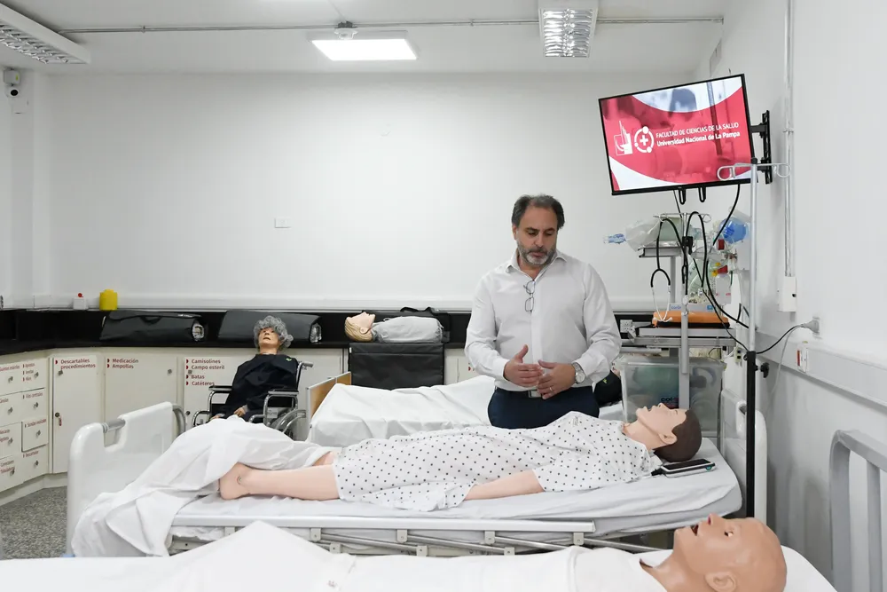 1002606_univdsc_1375