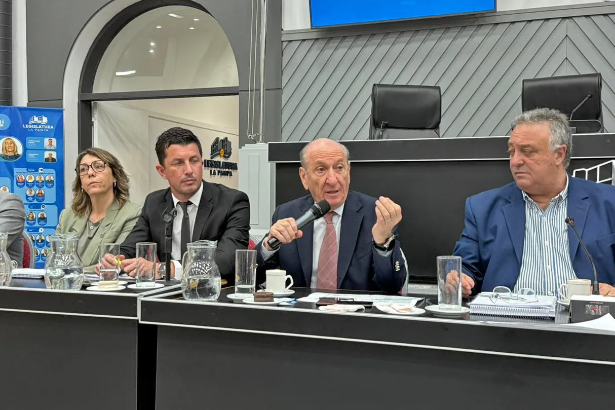 623589_whatsapp-image-2025-11-18-at-18.56.51-copia (1)