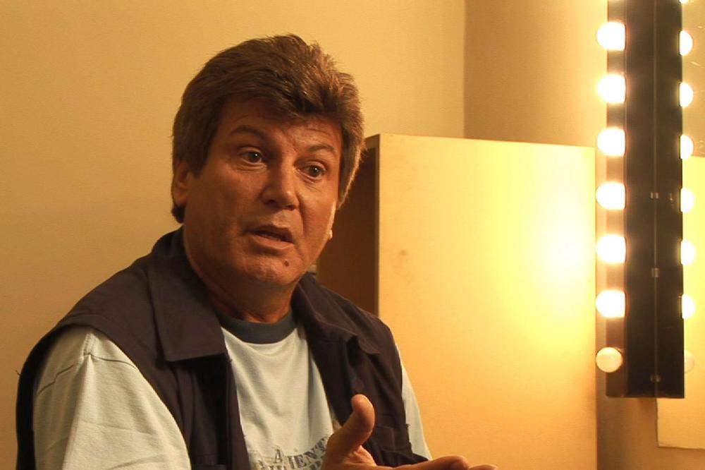 multimedia.grande.98fee2ed8b5112cf.4361726c696e2043616c766f206279204e415f6772616e64652e6a7067